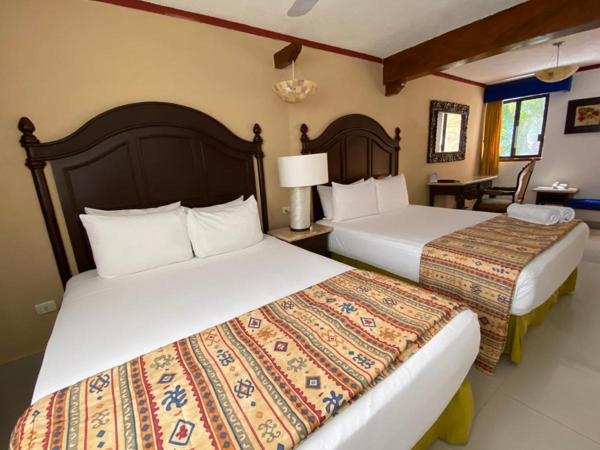 Hotel Las Golondrinas Плая-дель-Кармен Экстерьер фото