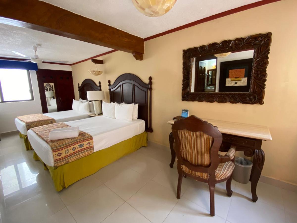 Hotel Las Golondrinas Плая-дель-Кармен Экстерьер фото
