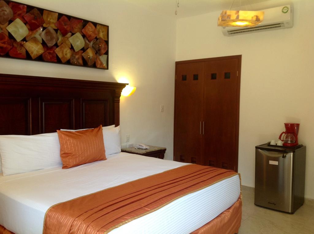 Hotel Las Golondrinas Плая-дель-Кармен Экстерьер фото