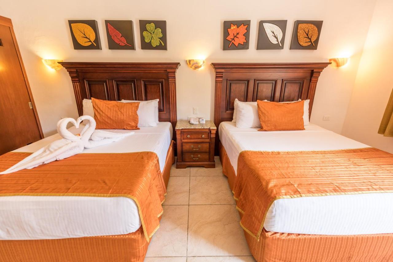 Hotel Las Golondrinas Плая-дель-Кармен Экстерьер фото
